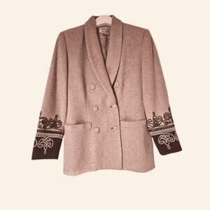 Vintage Focus 2000 wool cashmere blend double breasted blazer. Size 8